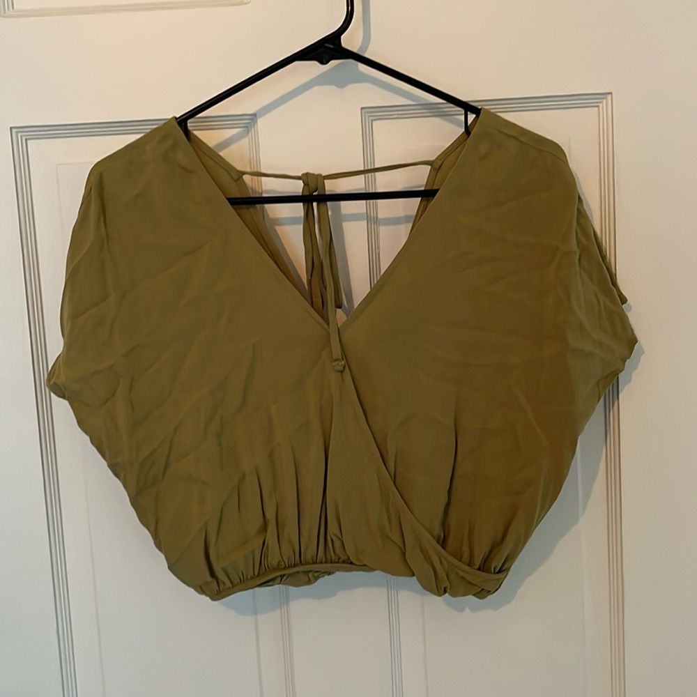 Forever 21: cropped t-shirt with tie